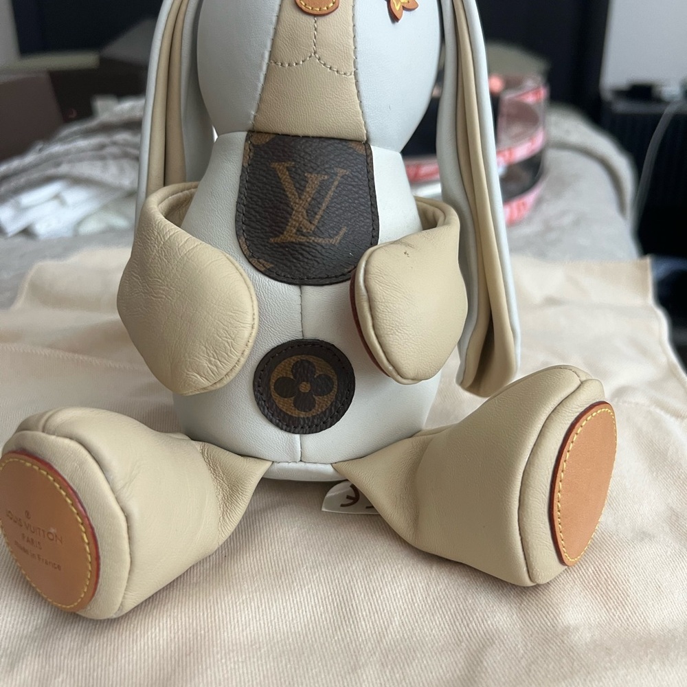 Louis Vuitton Dou dou bunny rare - Picture 3 of 8